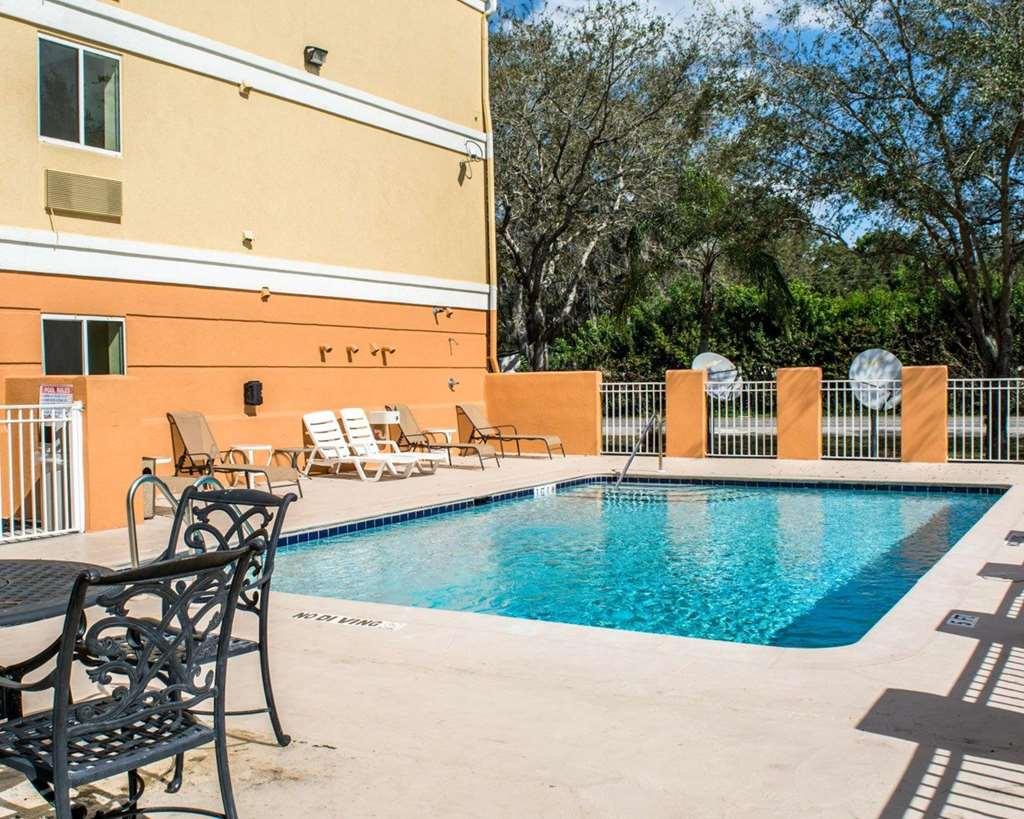 Comfort Inn Fort Myers Northeast Instalações foto