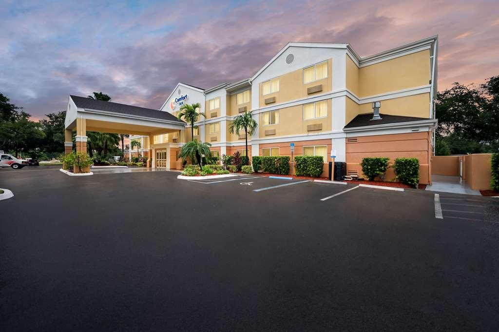 Comfort Inn Fort Myers Northeast Exterior foto